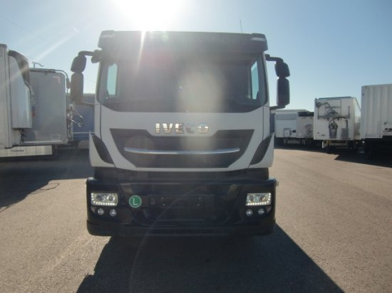 Iveco Stralis AD 260 SYS Milchtankwagen, Tankaufbau, ,Lenkachse + Liftachse, Retarder, 3 Kammern zu 5300l - Tank truck: picture 2 Iveco Stralis AD 260 SYS Milchtankwagen, Tankaufbau, ,Lenkachse + Liftachse, Retarder, 3 Kammern zu 5300l - Tank truck: picture 2