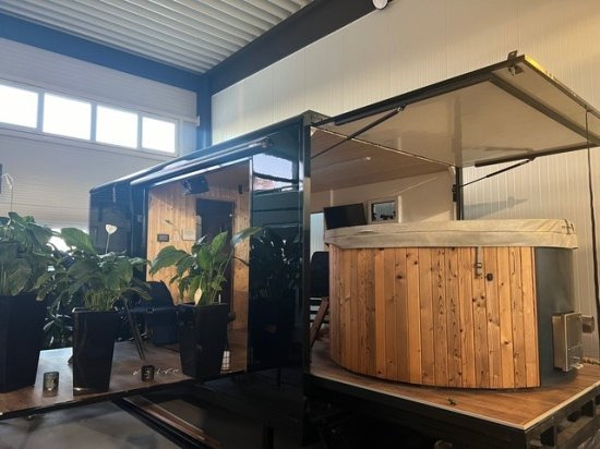 Izabella Wellnessanhänger mit Sauna und Whirlpool, Stromaggregat - Caravan: picture 1 Izabella Wellnessanhänger mit Sauna und Whirlpool, Stromaggregat - Caravan: picture 1