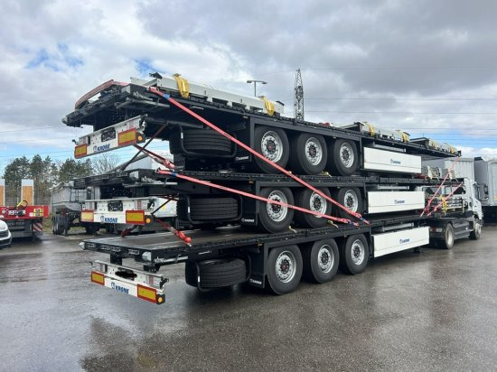 Krone Bordwandplanenauflieger , Einsteckrungen, Liftachse, SAF-Achsen, - Curtainsider semi-trailer: picture 2 Krone Bordwandplanenauflieger , Einsteckrungen, Liftachse, SAF-Achsen, - Curtainsider semi-trailer: picture 2