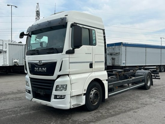 MAN TGX 18.460 XLX, 4x2, Euro 6, Standklima - Container transporter/ Swap body truck: picture 1 MAN TGX 18.460 XLX, 4x2, Euro 6, Standklima - Container transporter/ Swap body truck: picture 1