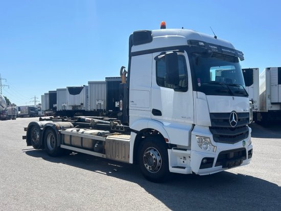 Mercedes-Benz Actros 2545 6x2 Hyva Abroller, E6 ,Retarder, Lenk-Liftachse, Schub-Knick - Hook lift truck: picture 4 Mercedes-Benz Actros 2545 6x2 Hyva Abroller, E6 ,Retarder, Lenk-Liftachse, Schub-Knick - Hook lift truck: picture 4