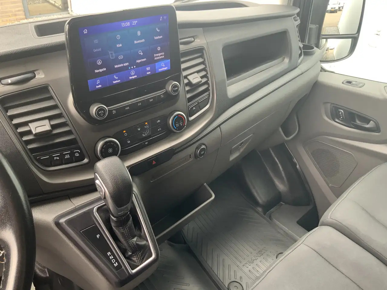 Ford Transit 350 2.0 TDCI L3H2 EXPORT !! Koel vries Automaat Tr - Panel van: picture 4 Ford Transit 350 2.0 TDCI L3H2 EXPORT !! Koel vries Automaat Tr - Panel van: picture 4