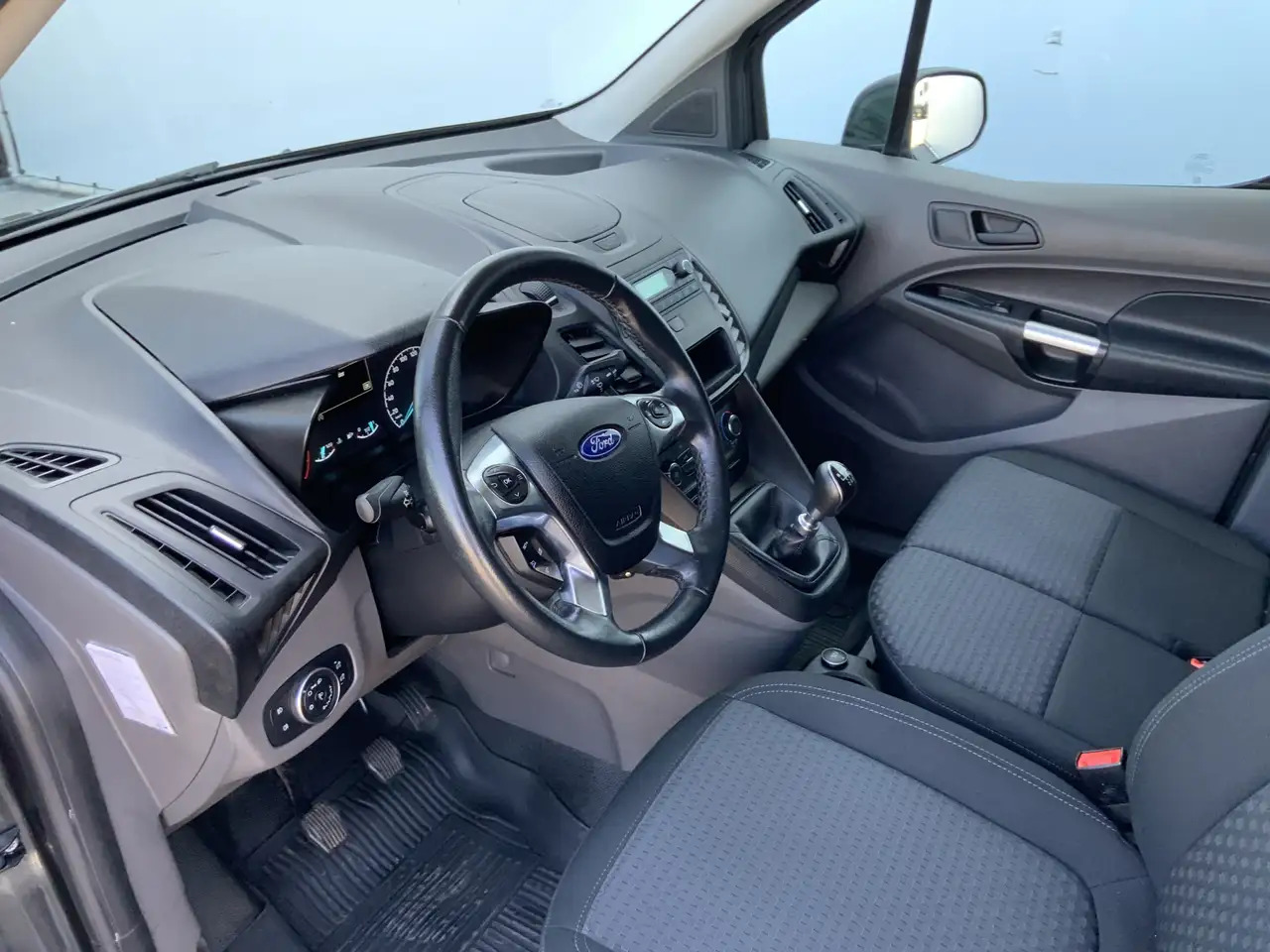 Ford Transit Connect 1.5 EcoBlue L1 Trend Airco Cruise 3 Zits Trekhaak - Small van: picture 5 Ford Transit Connect 1.5 EcoBlue L1 Trend Airco Cruise 3 Zits Trekhaak - Small van: picture 5
