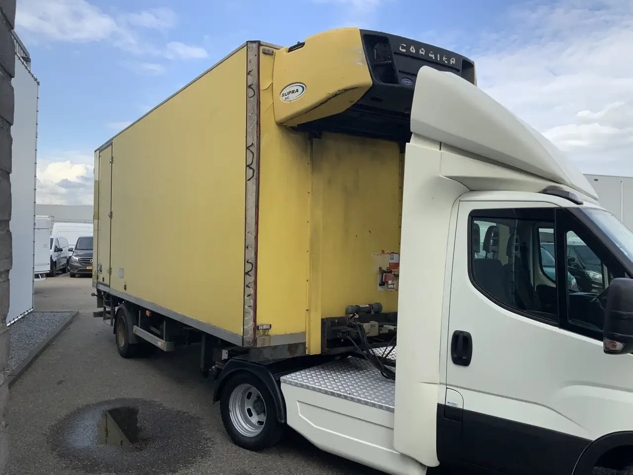 Iveco 40C18 B.E Trekker & Koel Trailer & Laadklep Bakmaa - Mini artic tractor unit, Refrigerator semi-trailer: picture 4 Iveco 40C18 B.E Trekker & Koel Trailer & Laadklep Bakmaa - Mini artic tractor unit, Refrigerator semi-trailer: picture 4