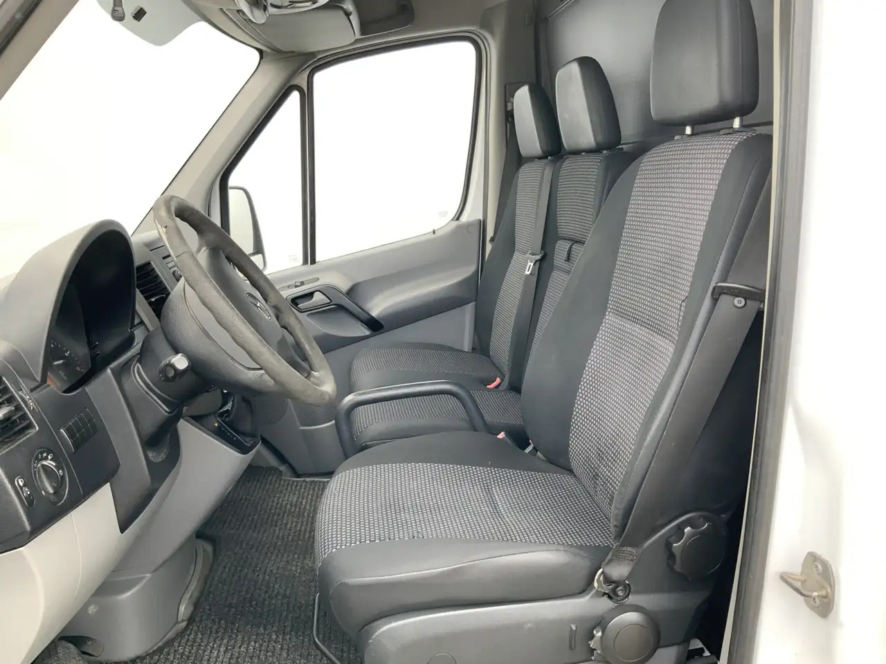 Mercedes-Benz Sprinter 311 2.2 CDI 366 L2 H1 Automaat Trekhaak 2800 kg 3 - Panel van: picture 4 Mercedes-Benz Sprinter 311 2.2 CDI 366 L2 H1 Automaat Trekhaak 2800 kg 3 - Panel van: picture 4