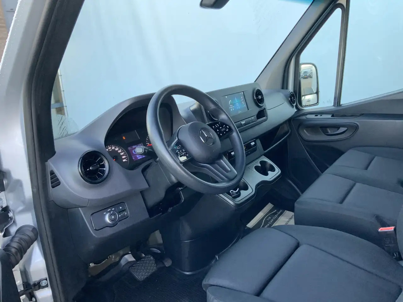 Mercedes-Benz Sprinter 315 1.9 CDI L2H2 Automaat 3 Zits Airco Navi Camera - Panel van: picture 5 Mercedes-Benz Sprinter 315 1.9 CDI L2H2 Automaat 3 Zits Airco Navi Camera - Panel van: picture 5