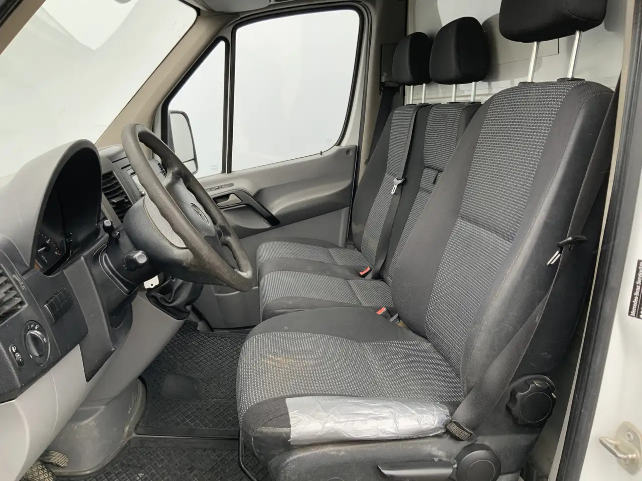 Mercedes-Benz Sprinter 513 2.2 CDI 432 Meubelbak & Deuren 3 Zits Cruise T - Box van: picture 4 Mercedes-Benz Sprinter 513 2.2 CDI 432 Meubelbak & Deuren 3 Zits Cruise T - Box van: picture 4