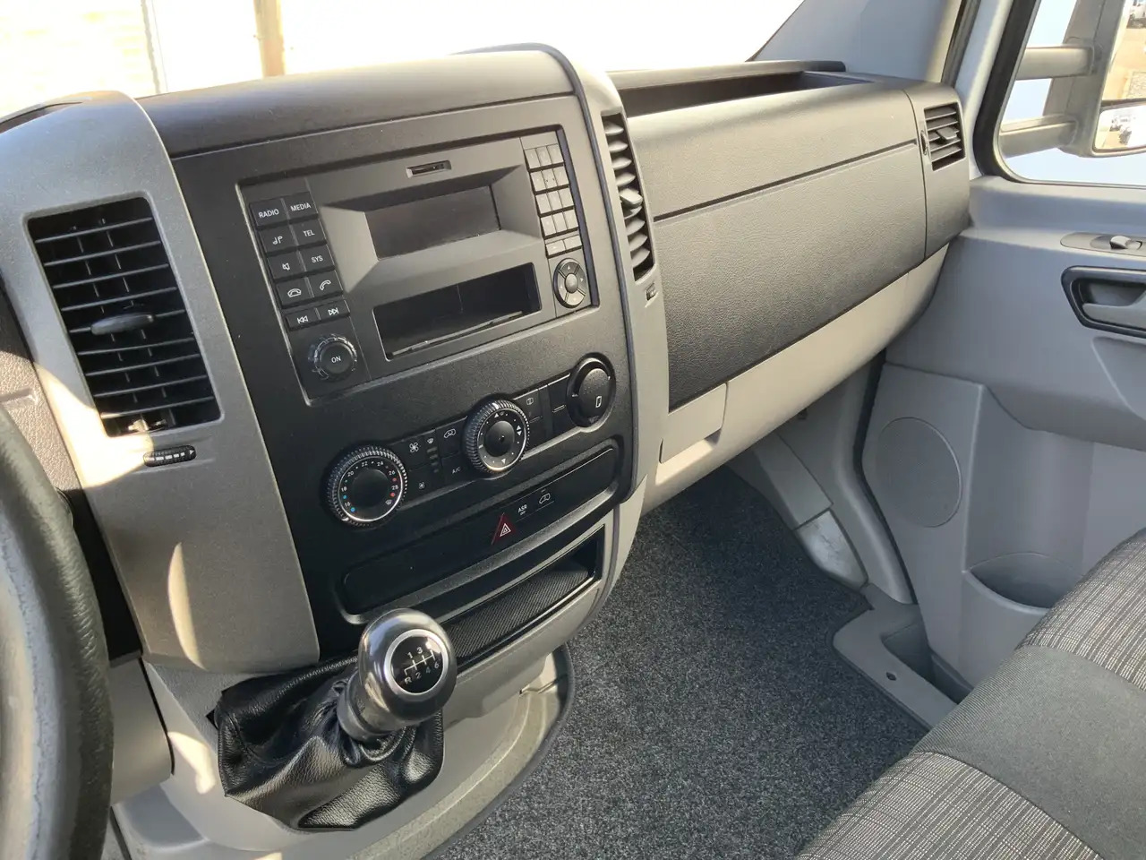 Mercedes-Benz Sprinter 513 2.2 CDI 432 Meubelbak&Lift Airco Cruise 3 Zits - Box van: picture 5 Mercedes-Benz Sprinter 513 2.2 CDI 432 Meubelbak&Lift Airco Cruise 3 Zits - Box van: picture 5