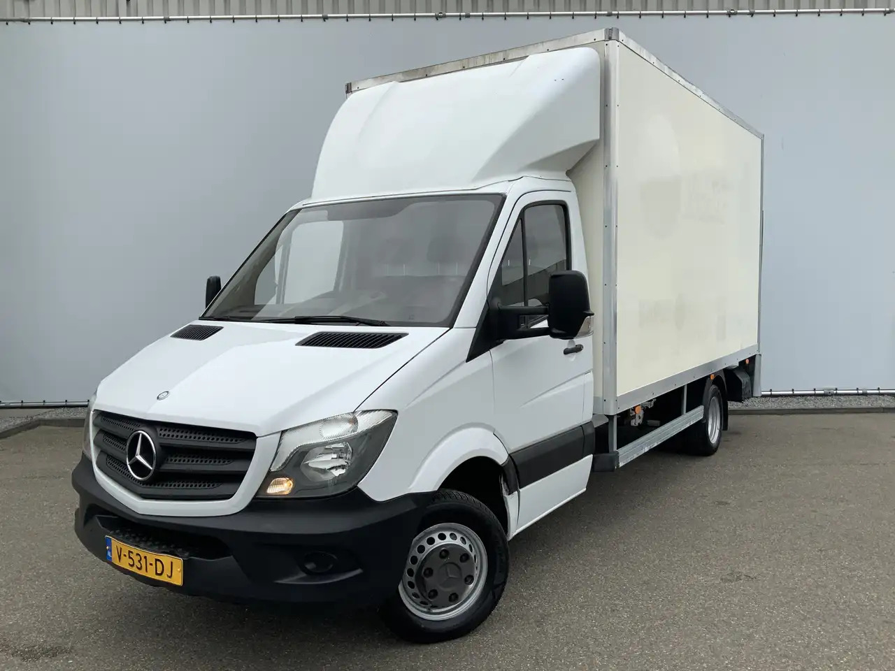 Mercedes-Benz Sprinter 513 2.2 CDI 432 Meubelbak&Lift Zijdeur Cruise 3 Zi - Box van: picture 1 Mercedes-Benz Sprinter 513 2.2 CDI 432 Meubelbak&Lift Zijdeur Cruise 3 Zi - Box van: picture 1