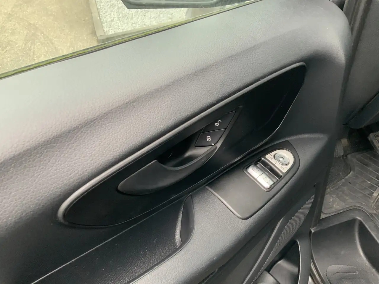 Mercedes-Benz Vito 114 CDI Lang L2 H1 3 Zits Airco Cruise Euro 5 - Panel van: picture 5 Mercedes-Benz Vito 114 CDI Lang L2 H1 3 Zits Airco Cruise Euro 5 - Panel van: picture 5