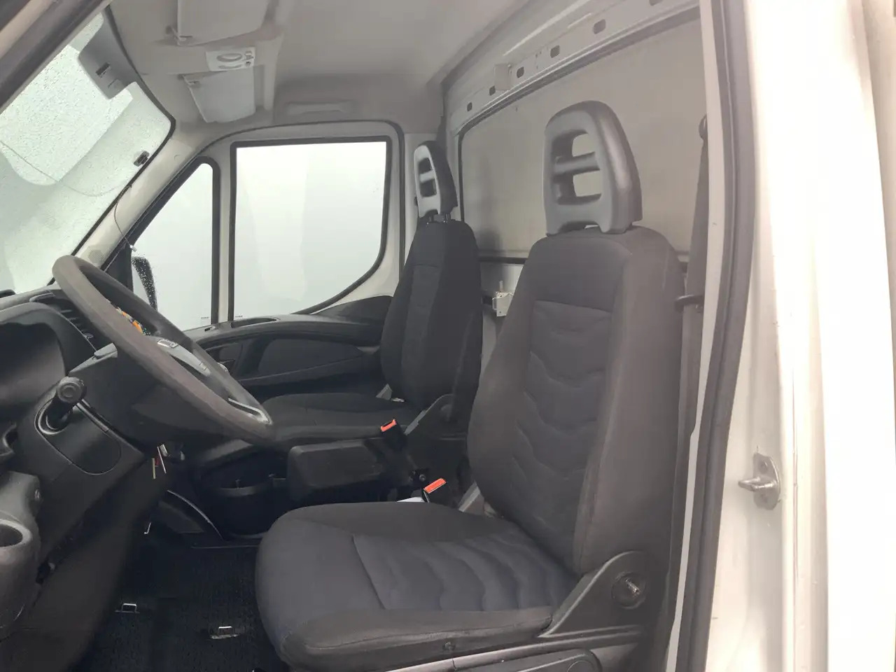 Iveco Daily 35S12 2.3 345 VriesAuto 10 deuren _40 gr onder 0, - Other machinery: picture 3 Iveco Daily 35S12 2.3 345 VriesAuto 10 deuren _40 gr onder 0, - Other machinery: picture 3