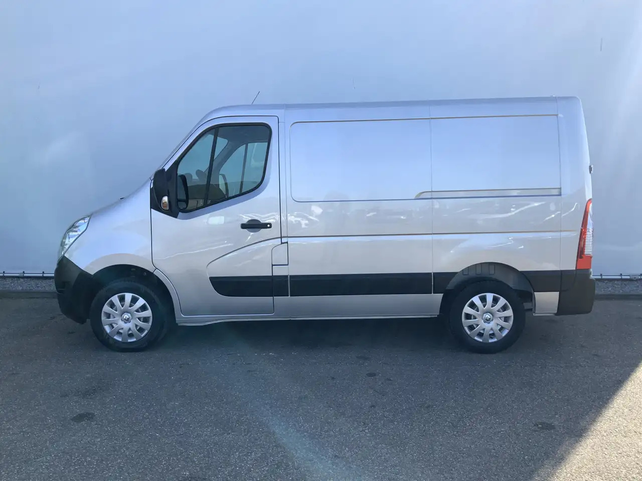 Renault Master T33 2.3 dCi L1H1Airco Cruise 3 Zits Trekhaak 2500 - Other machinery: picture 3 Renault Master T33 2.3 dCi L1H1Airco Cruise 3 Zits Trekhaak 2500 - Other machinery: picture 3