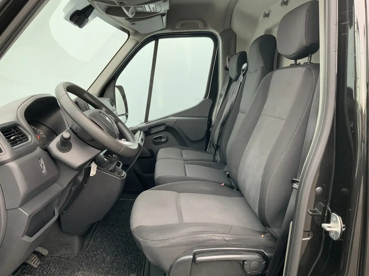Renault Master T35 2.3 dCi 150 L2H2 Airco Cruise 3 Zits Camera Tr - Other machinery: picture 4 Renault Master T35 2.3 dCi 150 L2H2 Airco Cruise 3 Zits Camera Tr - Other machinery: picture 4