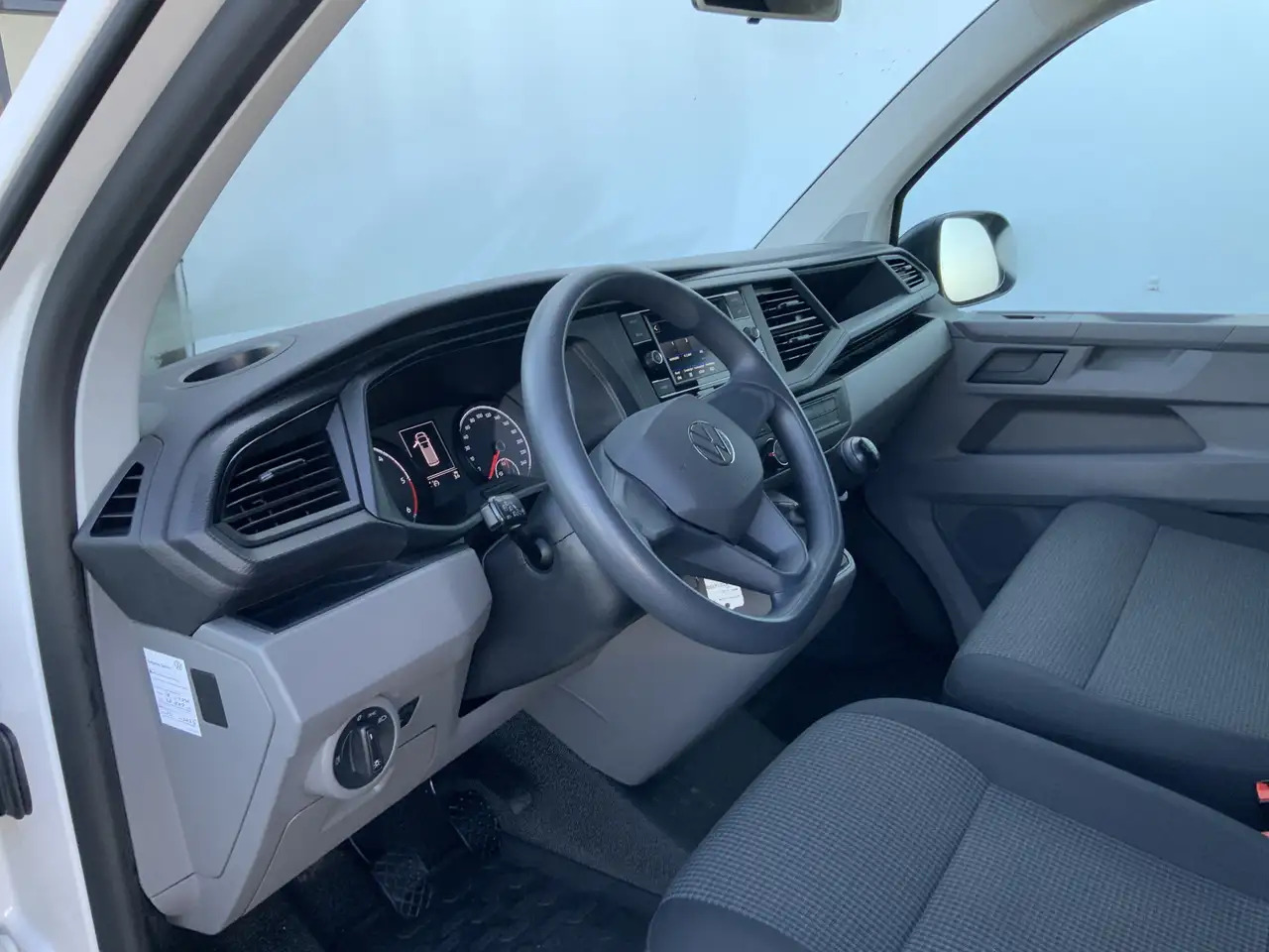 Volkswagen T6.1 Transporter 2.0 TDI L1H1 26 Economy Business Airco Cruise 3 Zi - Other machinery: picture 5 Volkswagen T6.1 Transporter 2.0 TDI L1H1 26 Economy Business Airco Cruise 3 Zi - Other machinery: picture 5