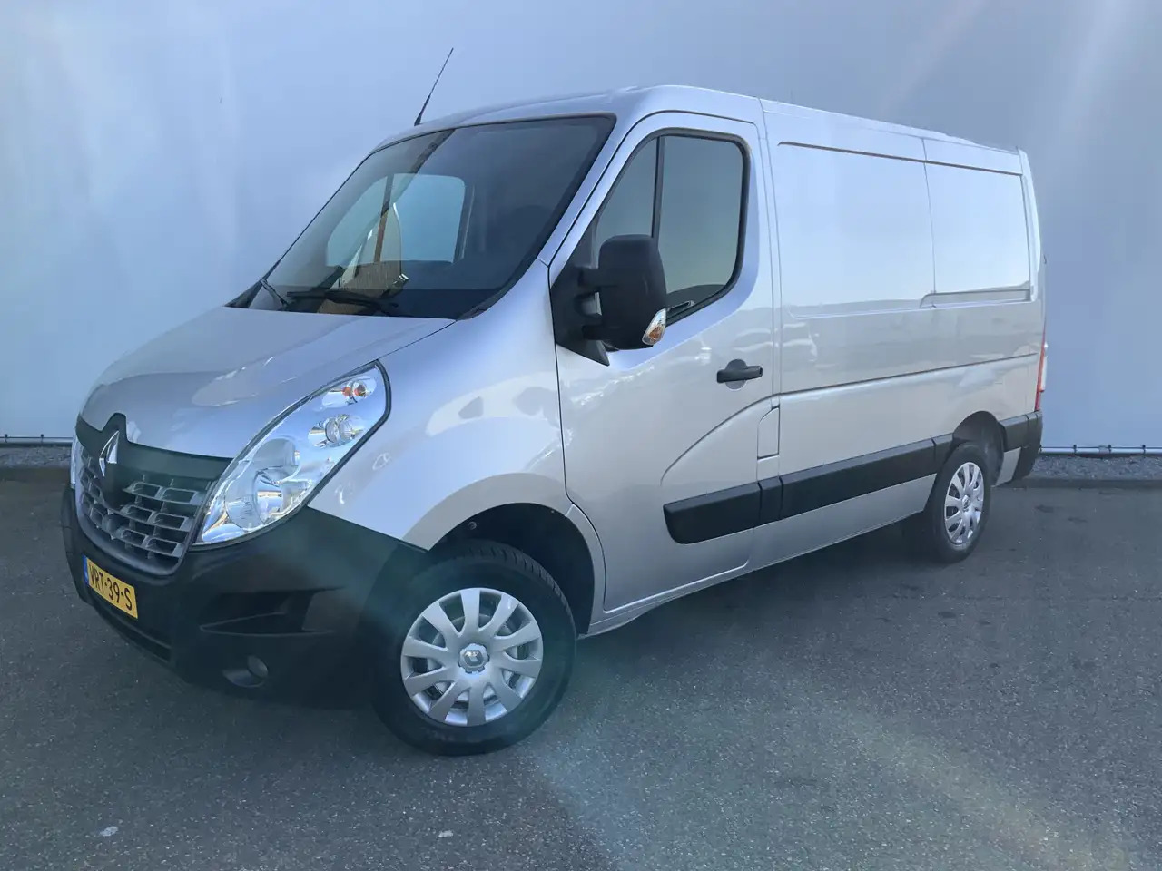 Renault Master T33 2.3 dCi L1H1Airco Cruise 3 Zits Trekhaak 2500 - Panel van: picture 1 Renault Master T33 2.3 dCi L1H1Airco Cruise 3 Zits Trekhaak 2500 - Panel van: picture 1