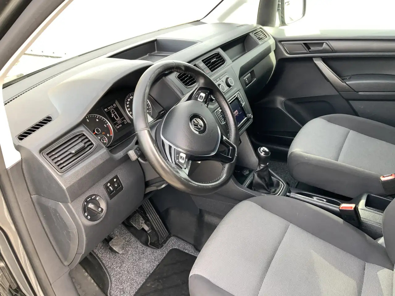 Volkswagen Caddy 2.0 TDI L2H1 BMT Maxi Exclusive Edtion Airco Navi - Panel van: picture 5 Volkswagen Caddy 2.0 TDI L2H1 BMT Maxi Exclusive Edtion Airco Navi - Panel van: picture 5