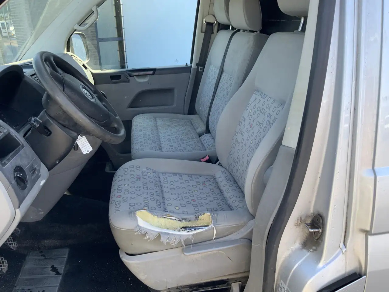 Volkswagen T5 Transporter 1.9 TDI 340 MHD (Versnellingsbak Defekt !!)Airco 3 - Panel van: picture 2 Volkswagen T5 Transporter 1.9 TDI 340 MHD (Versnellingsbak Defekt !!)Airco 3 - Panel van: picture 2
