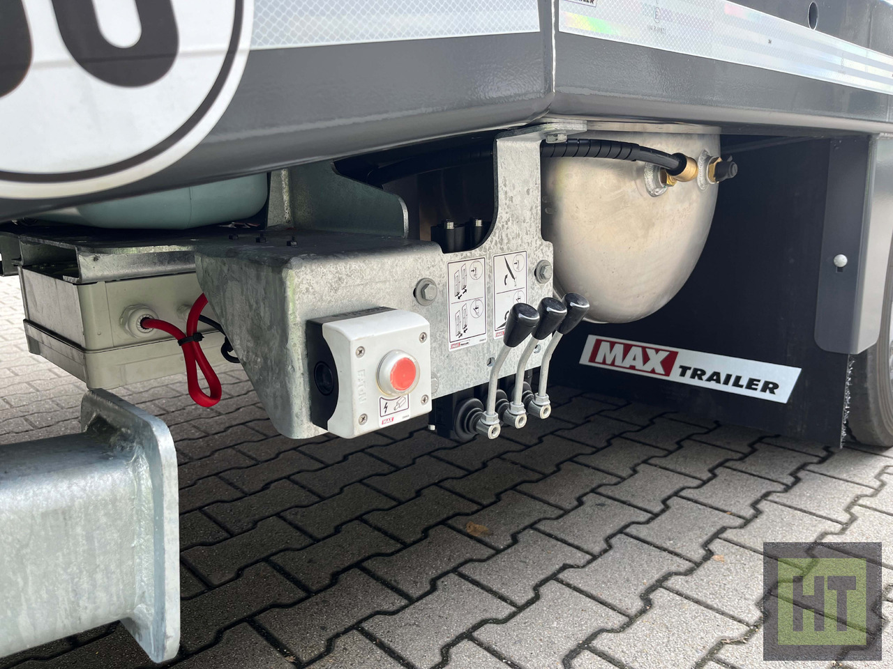 New Low loader semi-trailer Faymonville MAX Trailer 3-Achs-Semi-hydr.Ladeboden mit Rampen-Holzbelag: picture 9 New Low loader semi-trailer Faymonville MAX Trailer 3-Achs-Semi-hydr.Ladeboden mit Rampen-Holzbelag: picture 9