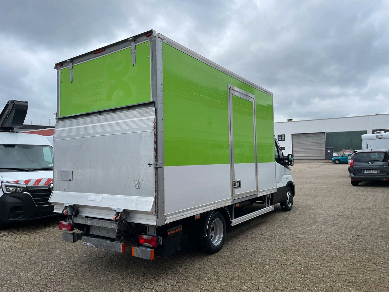Iveco Daily 35C15 Koffer 4.2m Ladebordwand - Box van: picture 4 Iveco Daily 35C15 Koffer 4.2m Ladebordwand - Box van: picture 4