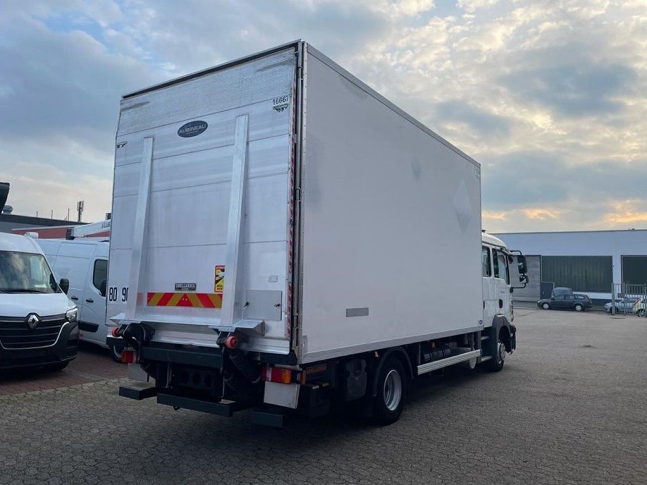MAN TGL 10.220 Doka Tiefkühlkoffer LBW 1.5t - Refrigerator truck: picture 4 MAN TGL 10.220 Doka Tiefkühlkoffer LBW 1.5t - Refrigerator truck: picture 4
