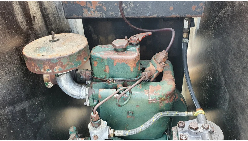 Diversen vuilwaterpomp met Petter motor - Water pump: picture 4 Diversen vuilwaterpomp met Petter motor - Water pump: picture 4