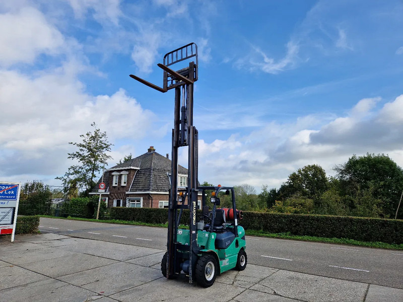 Nissan Zhejiang Maximal with 1290 hours 2.5 ton LPG - LPG forklift: picture 4 Nissan Zhejiang Maximal with 1290 hours 2.5 ton LPG - LPG forklift: picture 4