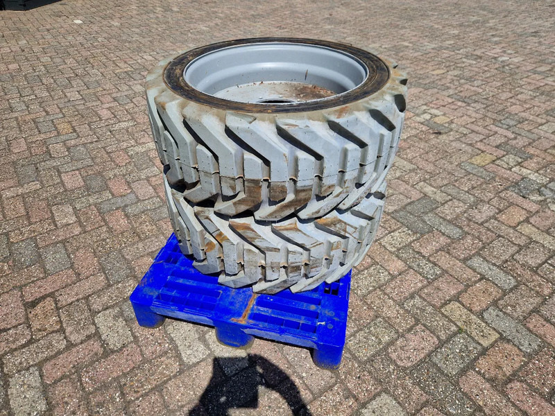 Onbekend 3x nieuwe OUTRIGGER volgeschuimde hoogwerkerband met velg - Tire: picture 3 Onbekend 3x nieuwe OUTRIGGER volgeschuimde hoogwerkerband met velg - Tire: picture 3