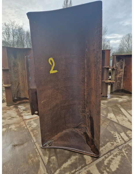 Volvo dichte wielladerbak breedte 2.24m. - Bucket for Construction machinery: picture 1 Volvo dichte wielladerbak breedte 2.24m. - Bucket for Construction machinery: picture 1