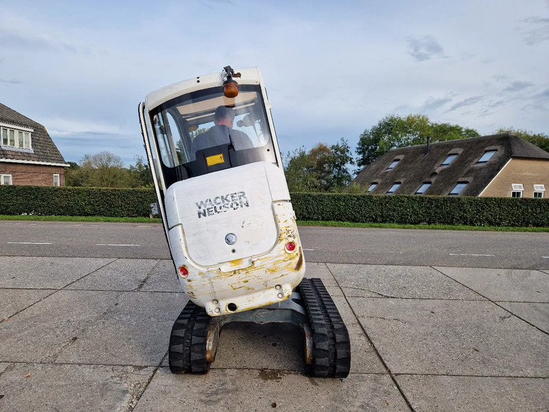 WACKER NEUSON 2404RD, kan op een berghelling draaien - Mini excavator: picture 2 WACKER NEUSON 2404RD, kan op een berghelling draaien - Mini excavator: picture 2