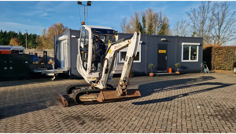 WACKER NEUSON 2404RD kan op een helling draaien - Mini excavator: picture 1 WACKER NEUSON 2404RD kan op een helling draaien - Mini excavator: picture 1