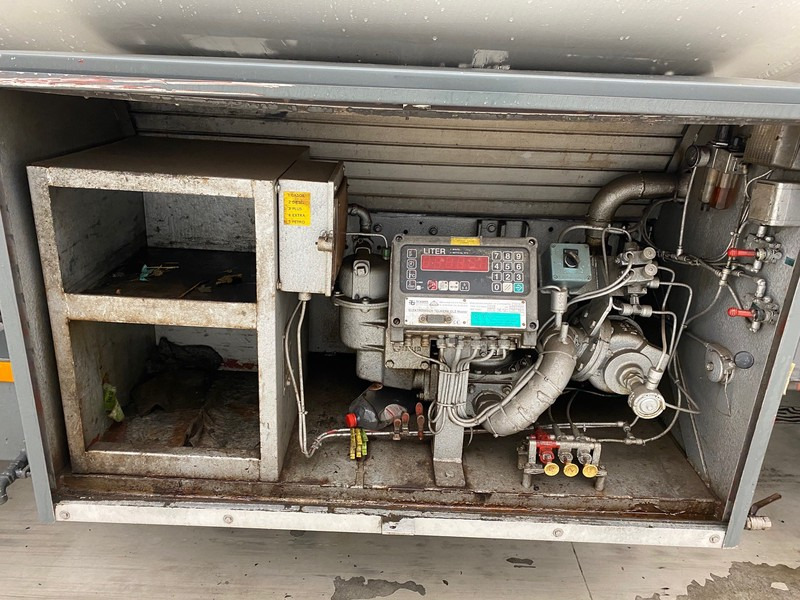 DAF 45.160 ATi* - Tank truck: picture 4 DAF 45.160 ATi* - Tank truck: picture 4