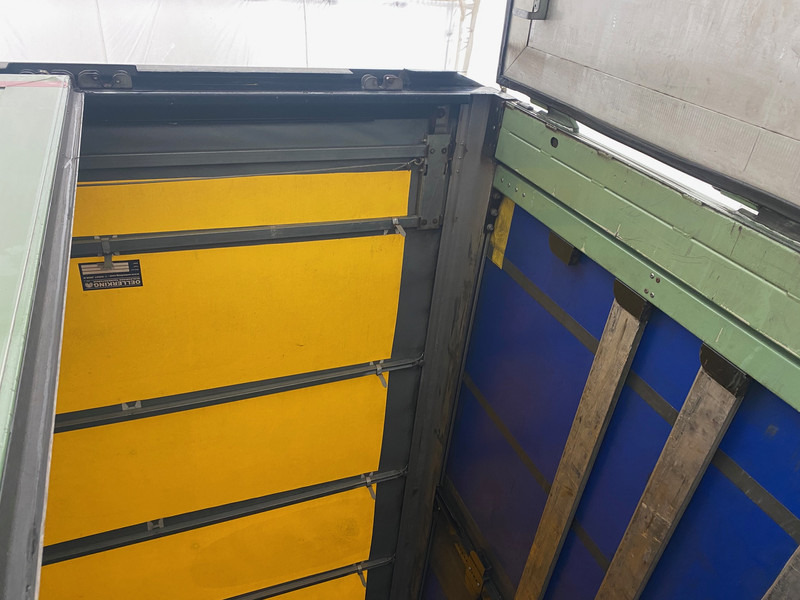 Curtainsider truck DAF XF 460 Super Space Cab: picture 13