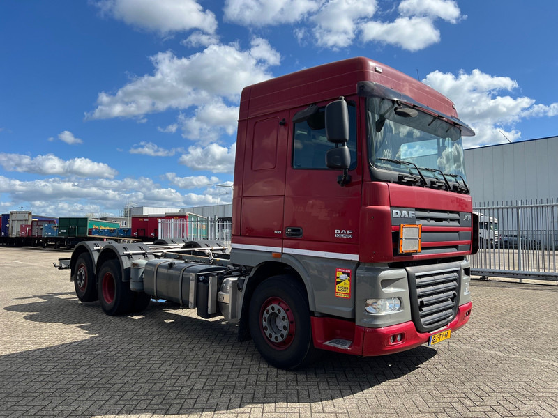 DAF XF105.460 Space Cab* - Cab chassis truck: picture 3 DAF XF105.460 Space Cab* - Cab chassis truck: picture 3