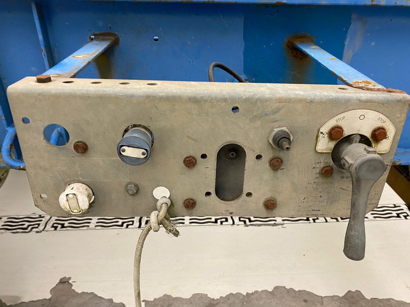 Container transporter/ Swap body semi-trailer Fruehauf Skelet 20-30-40 ft: picture 7