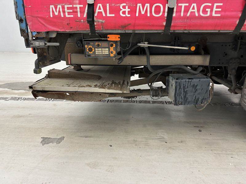 Iveco Stralis 270 - 6x2* - Curtainsider truck: picture 5 Iveco Stralis 270 - 6x2* - Curtainsider truck: picture 5
