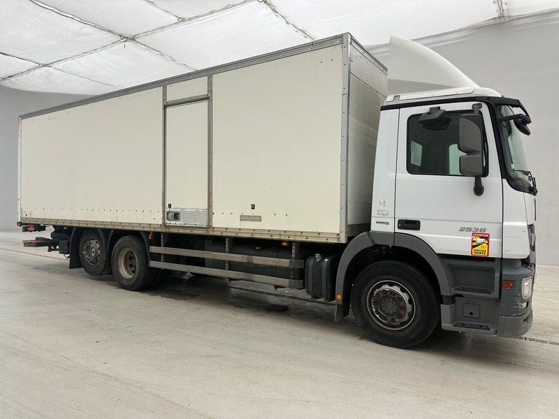 Mercedes-Benz Actros 2536 - 6x2 - Box truck: picture 3 Mercedes-Benz Actros 2536 - 6x2 - Box truck: picture 3