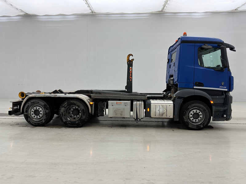 Mercedes-Benz Actros 2842 - 6x2 - Hook lift truck: picture 3 Mercedes-Benz Actros 2842 - 6x2 - Hook lift truck: picture 3