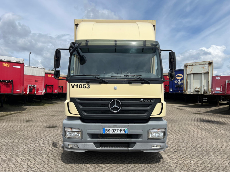 Mercedes-Benz Axor 1828 - Curtainsider truck: picture 2 Mercedes-Benz Axor 1828 - Curtainsider truck: picture 2