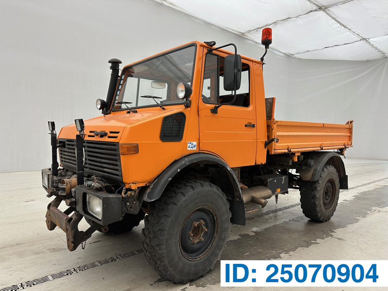 Mercedes-Benz Unimog U427 - Tipper: picture 1 Mercedes-Benz Unimog U427 - Tipper: picture 1