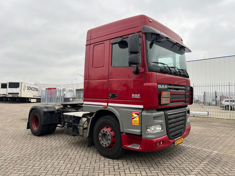 DAF XF105.410 Space Cab - ADR - Tractor unit: picture 3 DAF XF105.410 Space Cab - ADR - Tractor unit: picture 3