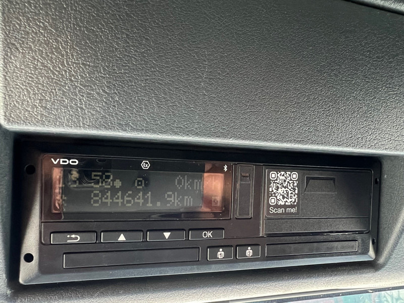 Tractor unit MAN TGX 18.440 - ADR: picture 11