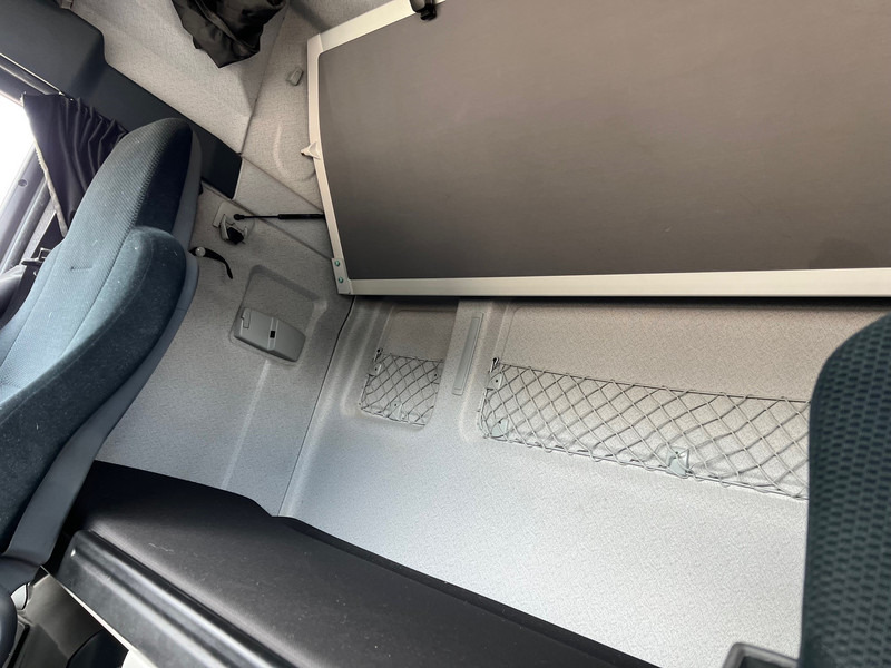 Tractor unit MAN TGX 18.440 - ADR: picture 14