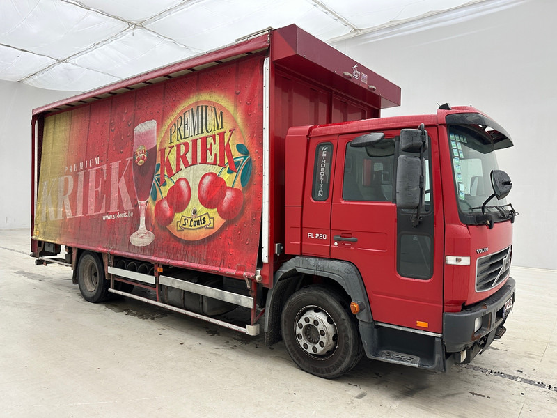 Volvo FL 220 - Curtainsider truck: picture 3 Volvo FL 220 - Curtainsider truck: picture 3