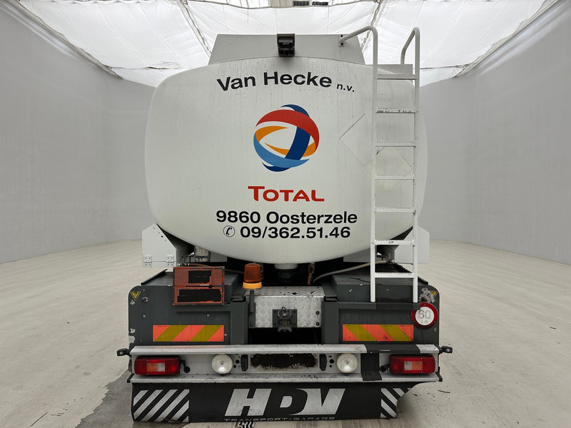 Volvo FM 300 - 6x2 - Tank truck: picture 5 Volvo FM 300 - 6x2 - Tank truck: picture 5