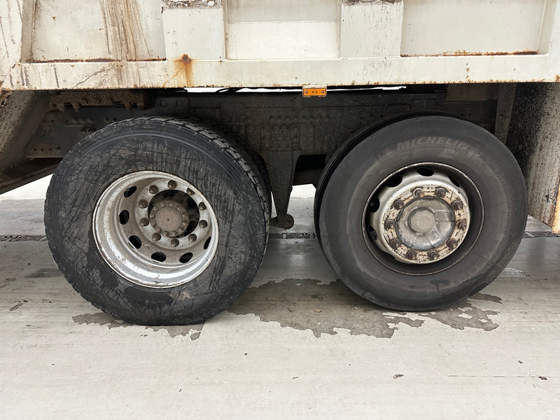 Volvo FM 330* - Garbage truck: picture 5 Volvo FM 330* - Garbage truck: picture 5