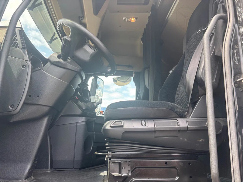 Mercedes-Benz Actros 1848 Big space Retarder Euro 6 - Tractor unit: picture 5 Mercedes-Benz Actros 1848 Big space Retarder Euro 6 - Tractor unit: picture 5