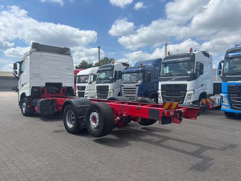 Volvo FH 500 6X2 Euro 6 - Cab chassis truck: picture 3 Volvo FH 500 6X2 Euro 6 - Cab chassis truck: picture 3