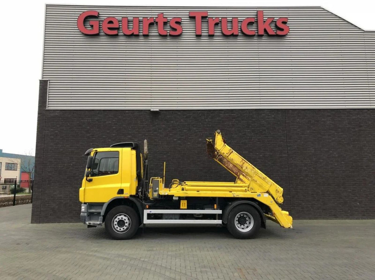 DAF CF 360 4X2 PORTAALARMSYTEEM - Hook lift truck: picture 1 DAF CF 360 4X2 PORTAALARMSYTEEM - Hook lift truck: picture 1