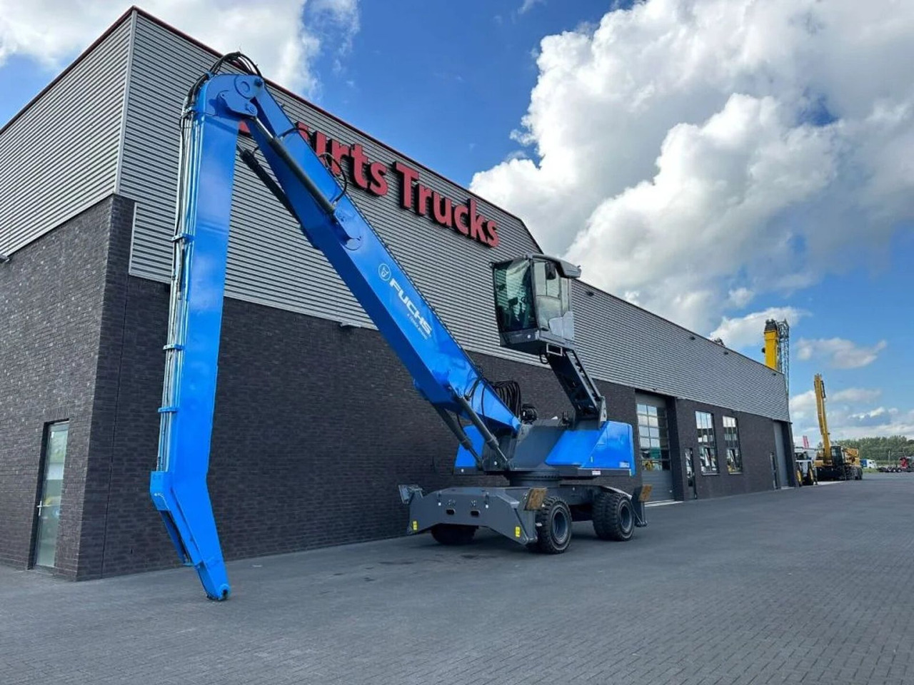 Fuchs MHL 350 MATERIAL HANDLER/UMSCHLAGBAGGER/OVERSLAG - Tower crane: picture 2 Fuchs MHL 350 MATERIAL HANDLER/UMSCHLAGBAGGER/OVERSLAG - Tower crane: picture 2