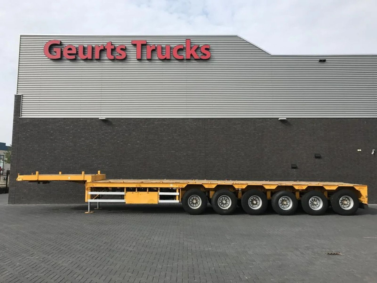 Goldhofer STZ-L6-62/80 HEAVY DUTY BALLAST LOADER - Low loader semi-trailer: picture 1 Goldhofer STZ-L6-62/80 HEAVY DUTY BALLAST LOADER - Low loader semi-trailer: picture 1